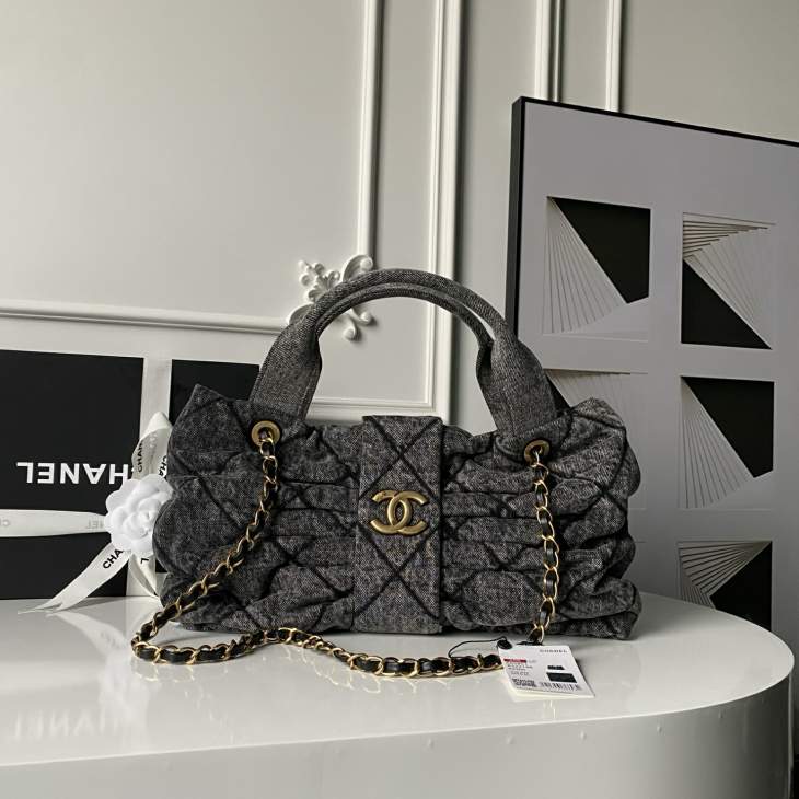 Picture of Chanel Handbags _SKUfw239866890fw